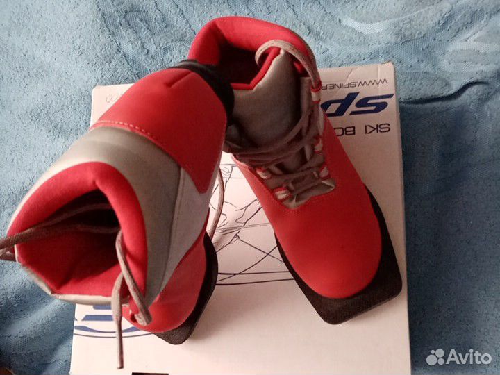 Лыжные ботинки новые