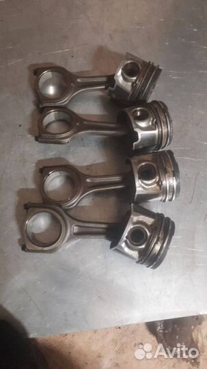 Поршень шатун Ford Fiesta 5 2006