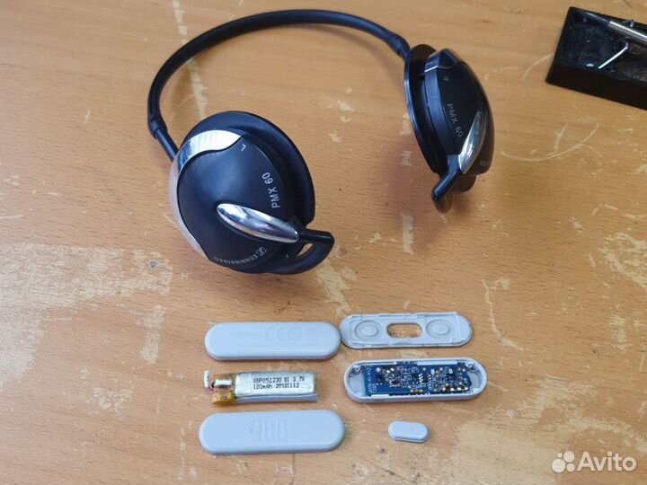 Беспроводные наушники jbl