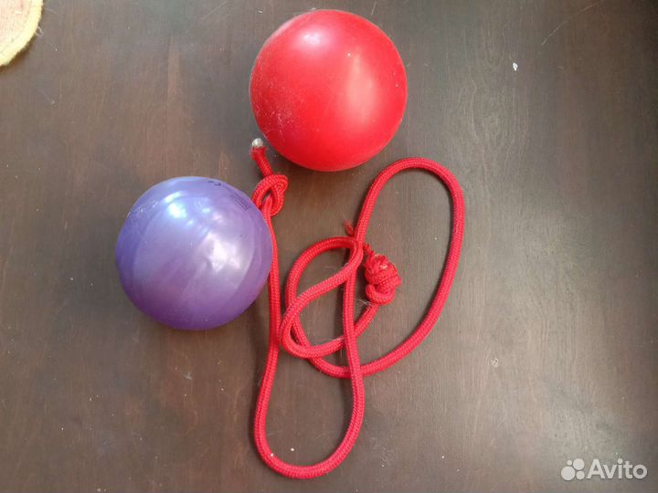 Мячи и скакалка для художественной гимнастики