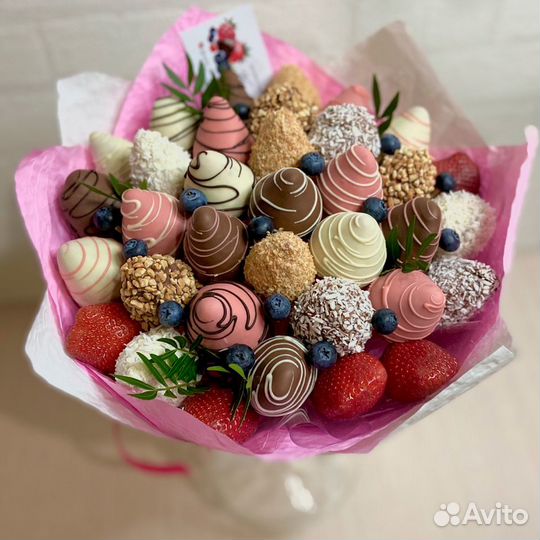 Вкусная клубника в шоколаде букет на выпускной