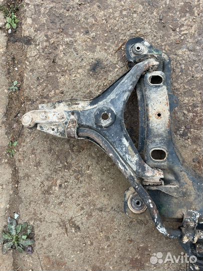 Подрамник на ауди 80 Audi 80