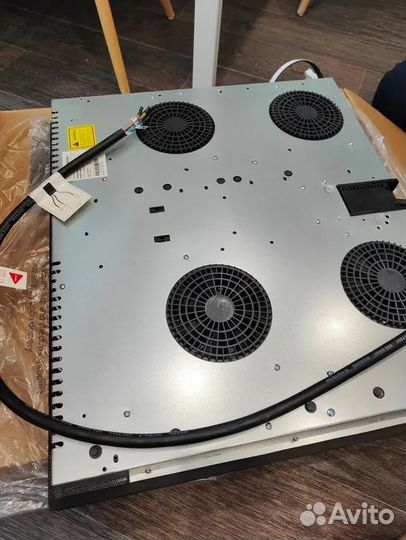 Индукционная варочная панель Thomson Новая