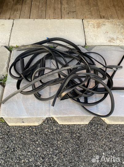 Уплотнители дверей Renault Logan