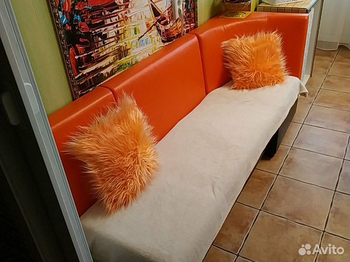 Угловой диванчик