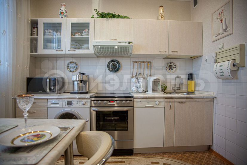 2-к. квартира, 56 м², 2/9 эт.