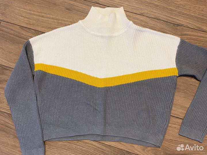 Свитер водолазка