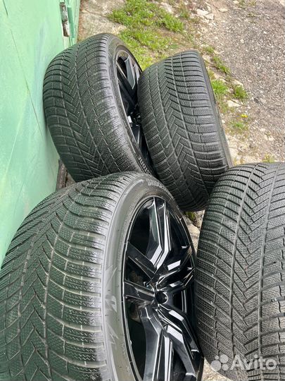 Зимние колеса BMW 808 M R21 Bridgestone