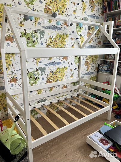 Детская кровать домик