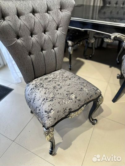 Стол и стулья