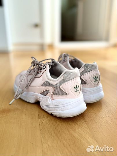 Женские кроссовки adidas Falcon pink