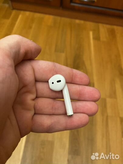 Беспроводные наушники apple airpods 1