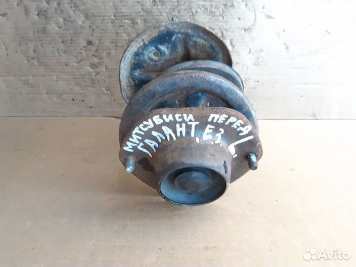 Амортизатор передний Митцубиси Галант Е3 88-93