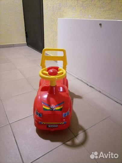 Детская машинка толокар каталка