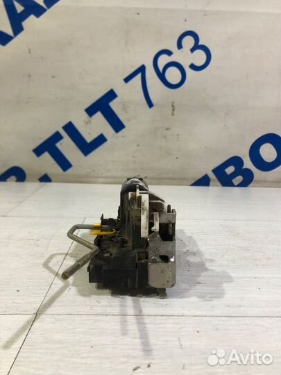 Замок двери задний левый renault sandero 1 1.6 мт