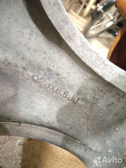 Продам комплект колес r20