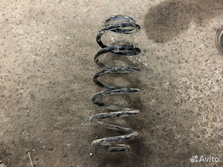 Toyota corolla 150 пружина задняя