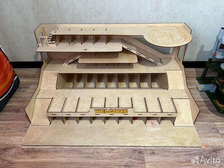 Гараж на 50 мест