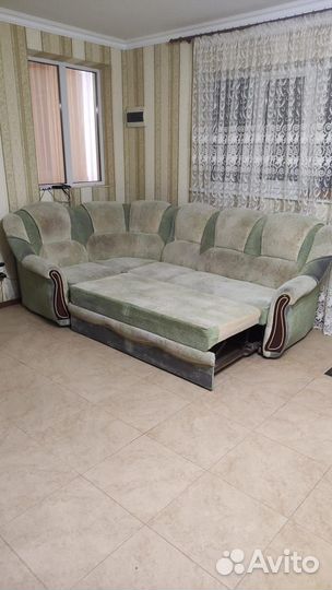 Угловой диван с креслом и раскладной прямой