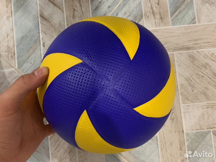 Волейбольный мяч Mikasa MVA200