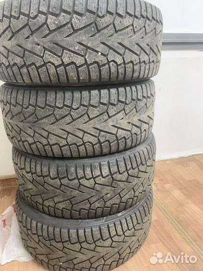 Pirelli Ice Zero 275/45 R20