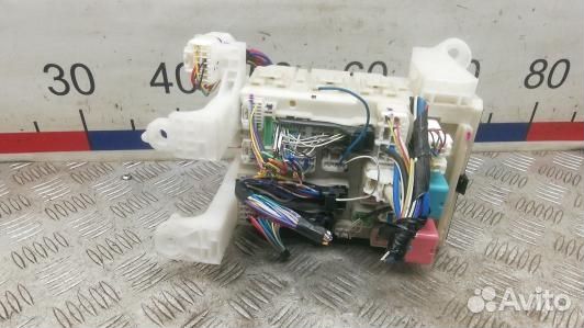 Блок предохранителей toyota corolla E15 (NDN49M101