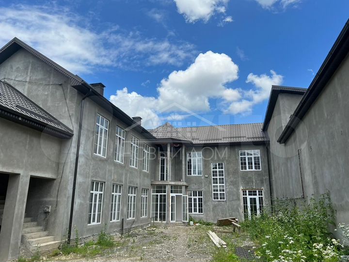 Дом 440 м² на участке 6,3 сот.