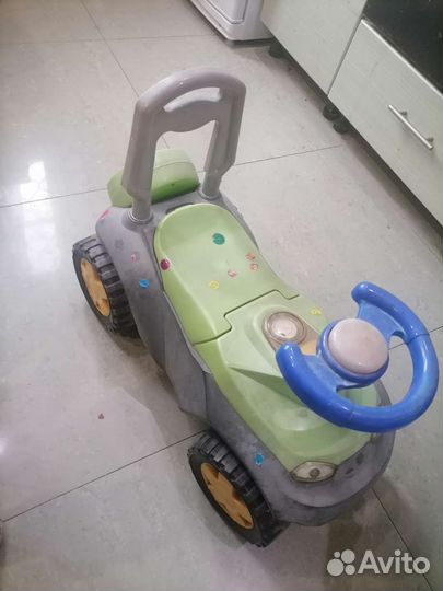 Машинка каталка толокар