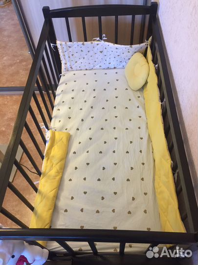 Детская кроватка с матрасом
