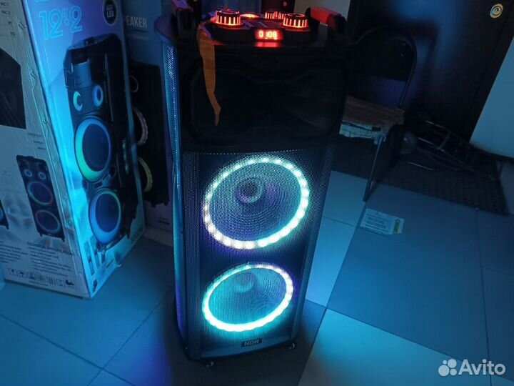 Колонка JBL Partybox Отдыхает - Бери Яркую 3000W