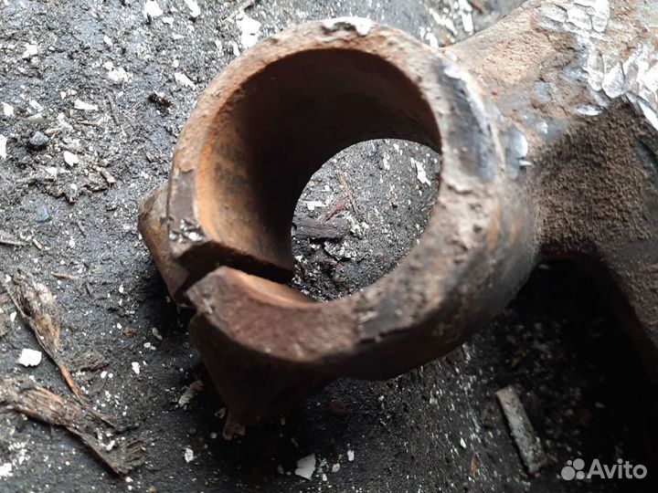 Правый поворотный кулак Skoda Felicia