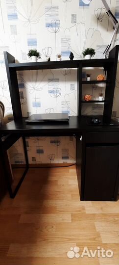 Компьютерный стол и кресло