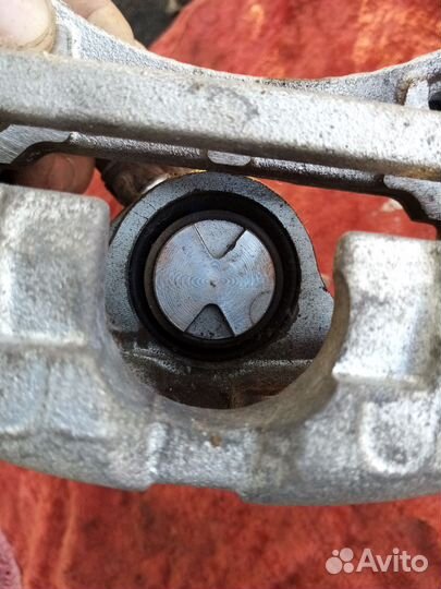 Суппорт задний левый Mazda 6GG