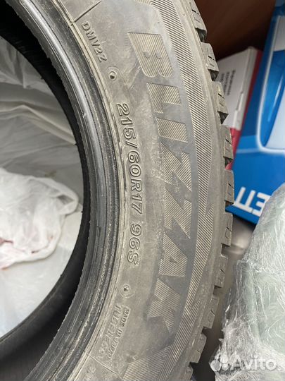 Зимние шины Bridgestone 215/60R17