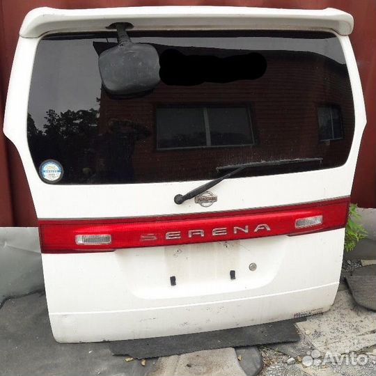 Пятая дверь Nissan Serena PC24