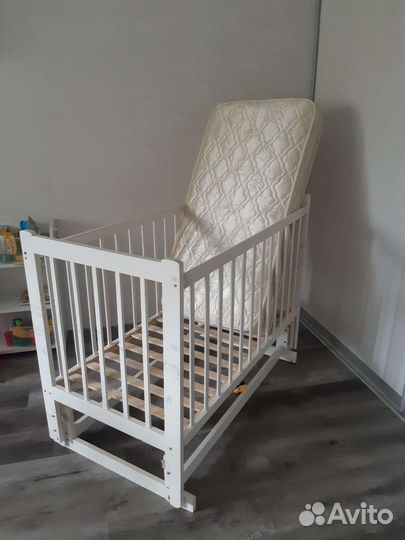 Детская кровать с матрасом