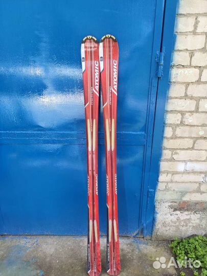 Горные лыжи и ботинки