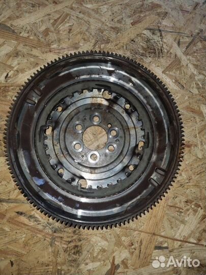 Маховик Volkswagen Polo 5 6R хетчбек CBZ 2012