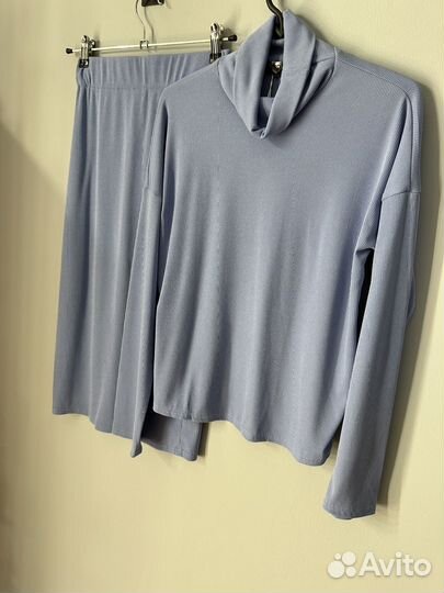 Костюм с юбкой