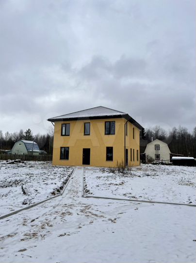 Дом 200 м² на участке 10 сот.