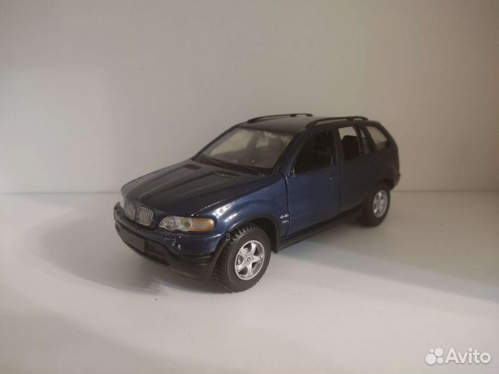 Bmw x5 e53 1/24 burago