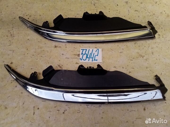 Toyota Camry V55 Хром Накладка фары правой