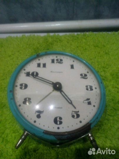 Будильник янтарь времен СССР