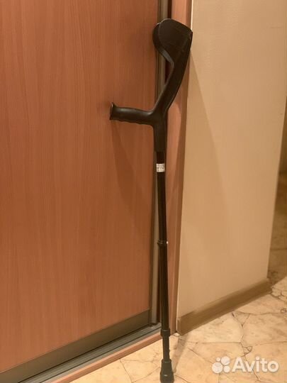 Костыль с подлокотником