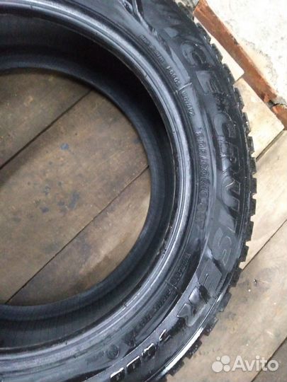 Bridgestone Ice Cruiser 7000 205/60 R16 92T