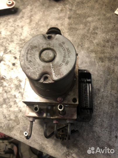 Блок ABS Audi A8 D4