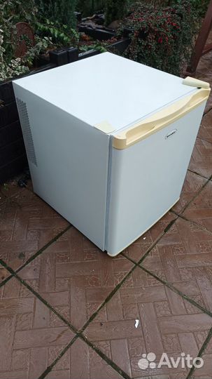 Холодильник барный Shivaki маленький