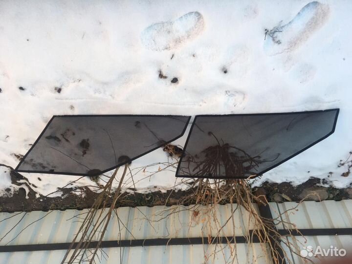 Шторки на передние боковые окна и коврик багажника