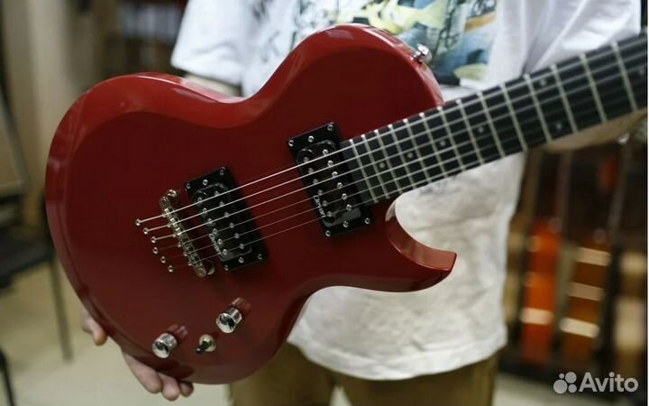 Электрогитара Clevan + аксессуары