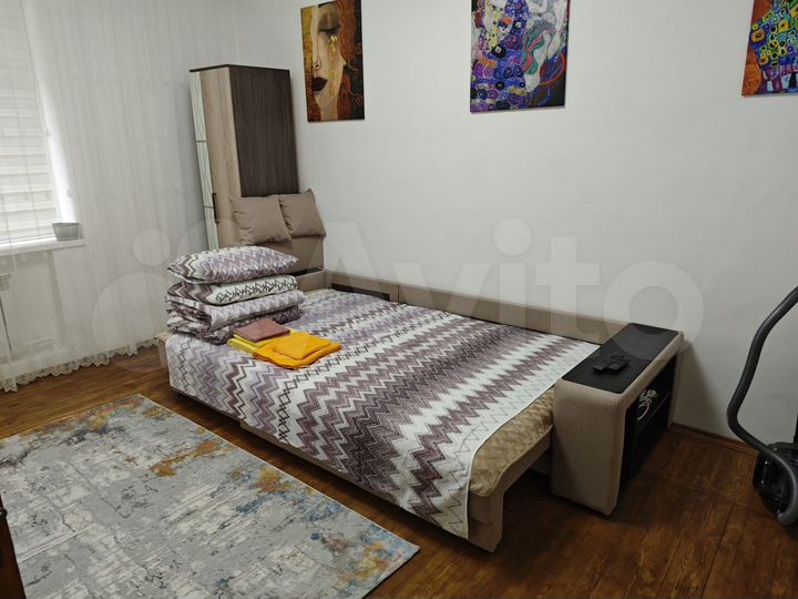 2-к. квартира, 40 м², 1/3 эт.